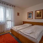 U Lazni דירה *